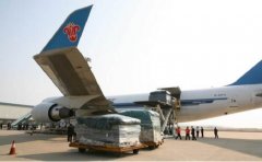 飛機能裝多大尺寸的貨？空運貨物尺寸重量規定